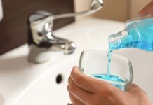 Choosing the Right Mouthwash for All-Day Fresh Breath